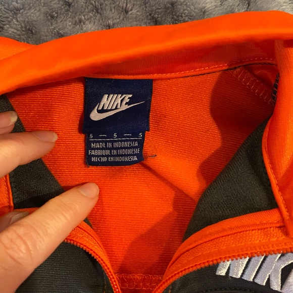 EC boys Nike track sweat suit in grey and orange sz5 - Picture 10 of 13